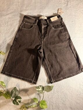 Hollister Super Baggy Jean Shorts in Washed Black